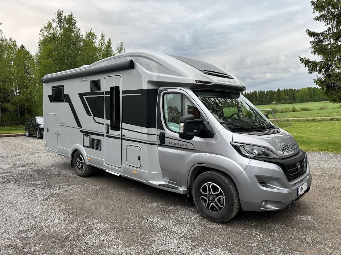 Adria Matrix Supreme 670 SC ALDE vuokralle — PR Group Ylihärmä
