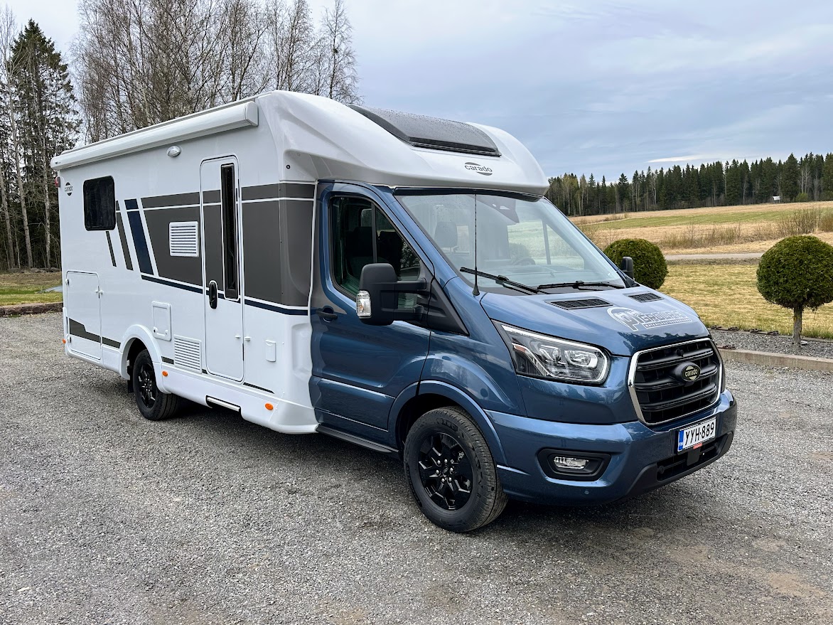 Carado T 449 Edition oikea sivuprofiili — asuinoven puoli ja markiisin kotelo