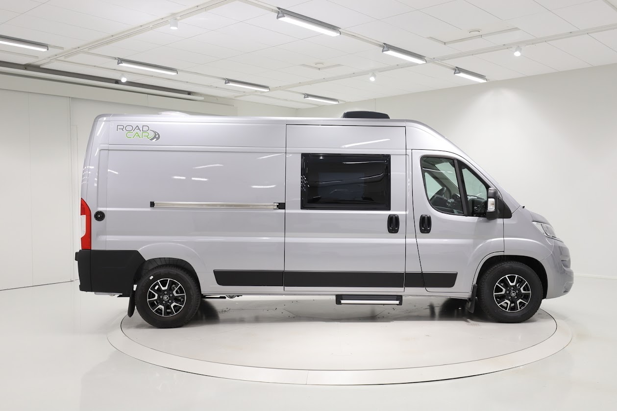 Road Car 601 — matkailuauto vuokralle, kuva 4