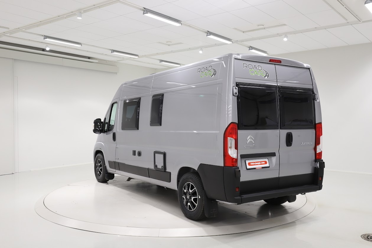 Road Car 601 — matkailuauto vuokralle, kuva 2