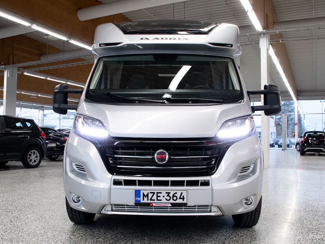 Adria Matrix Supreme 670 SC ALDE — matkailuauto vuokralle, kuva 3