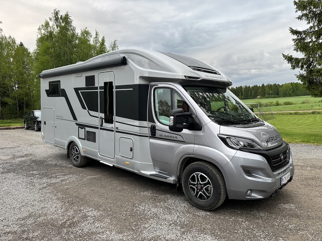 Adria Matrix Supreme 670 SC ALDE "Premium" — matkailuauto vuokralle, kuva 3