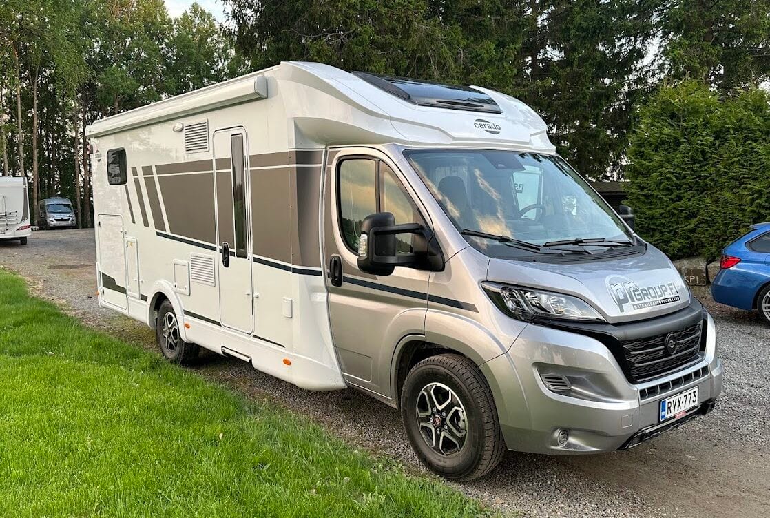 Carado T 447 Pro + — matkailuauto vuokralle, kuva 1